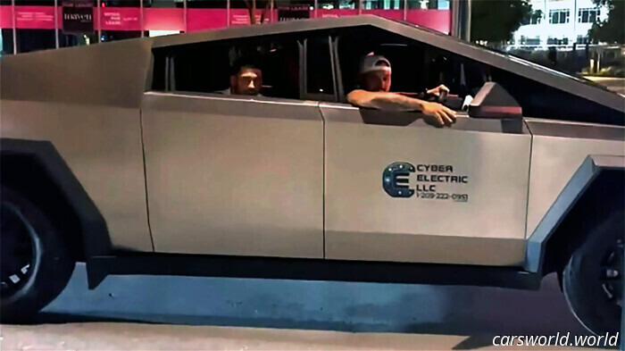 Los Saludos Nazis Del Propietario De Cybertruck Destruyen Su Negocio De La Noche A La Mañana Después De Una Brutal Tormenta de Fuego Aullido | Carscoops